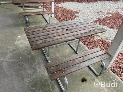 9 st picknickbord i trä och stål