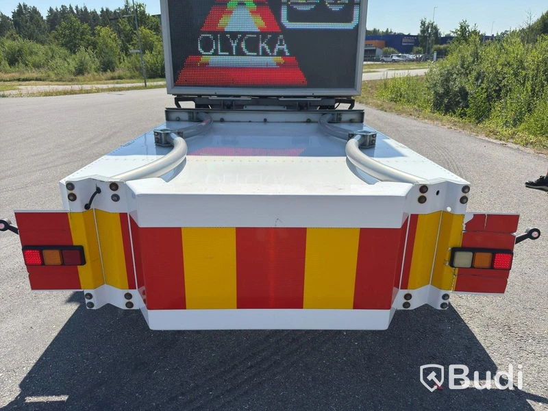 TMA flatbed | Hydraulic flatbed | MaxiSign and Verdegro TMA