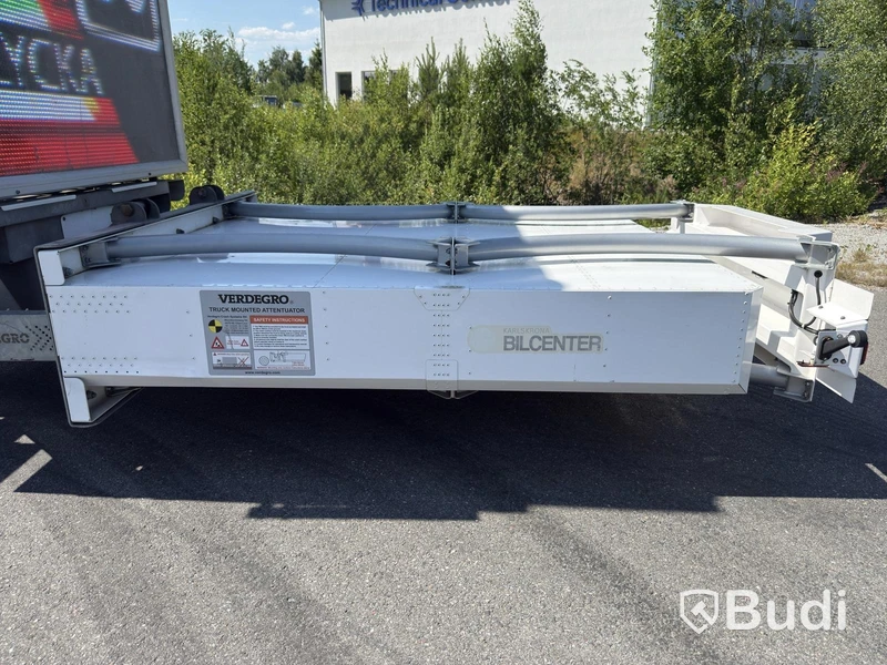 TMA flatbed | Hydraulic flatbed | MaxiSign and Verdegro TMA