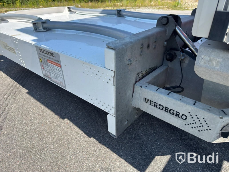 TMA flatbed | Hydraulic flatbed | MaxiSign and Verdegro TMA