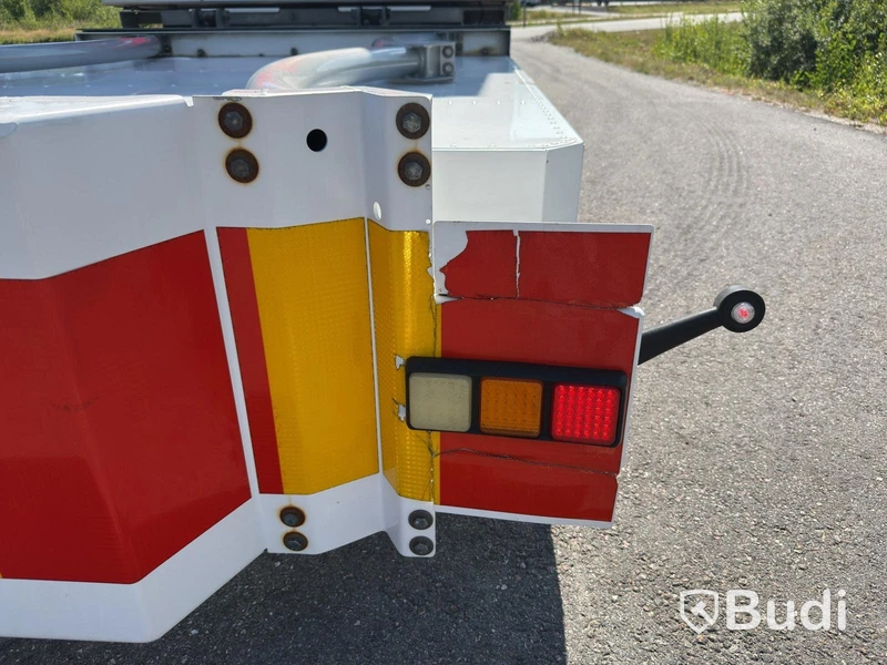 TMA flatbed | Hydraulic flatbed | MaxiSign and Verdegro TMA