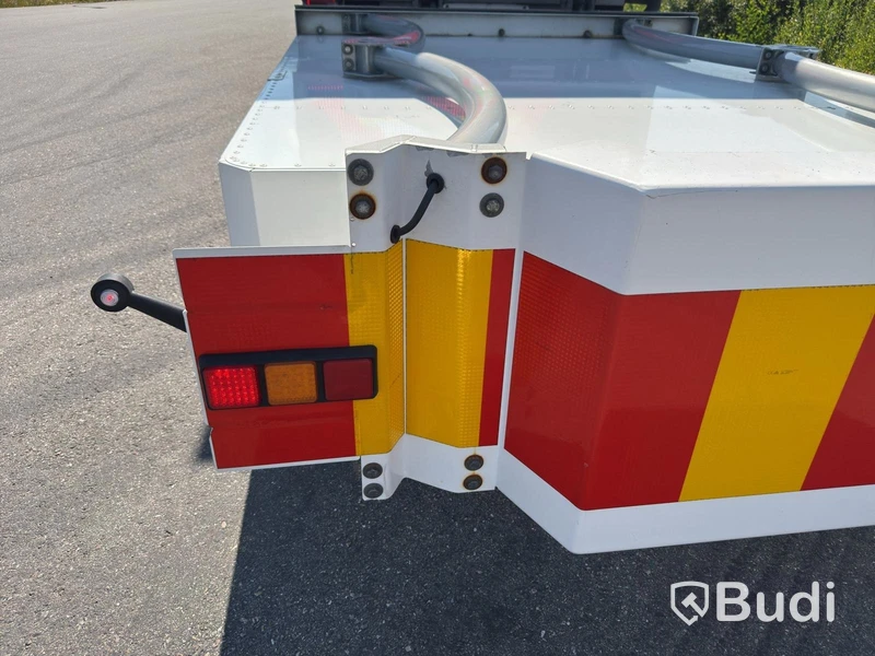 TMA flatbed | Hydraulic flatbed | MaxiSign and Verdegro TMA