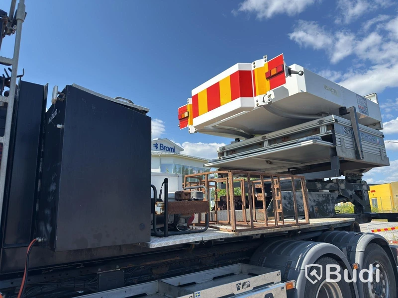 TMA flatbed | Hydraulic flatbed | MaxiSign and Verdegro TMA
