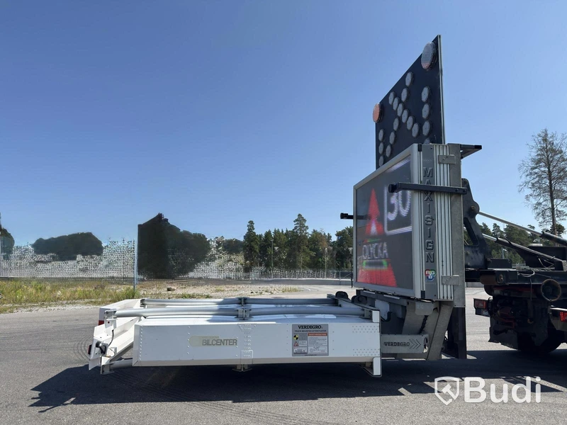 TMA flatbed | Hydraulic flatbed | MaxiSign and Verdegro TMA