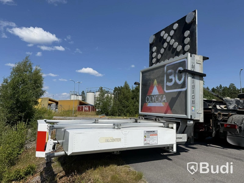 TMA flatbed | Hydraulic flatbed | MaxiSign and Verdegro TMA