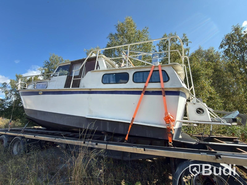 Pedro Kruiser motorboat with trailer