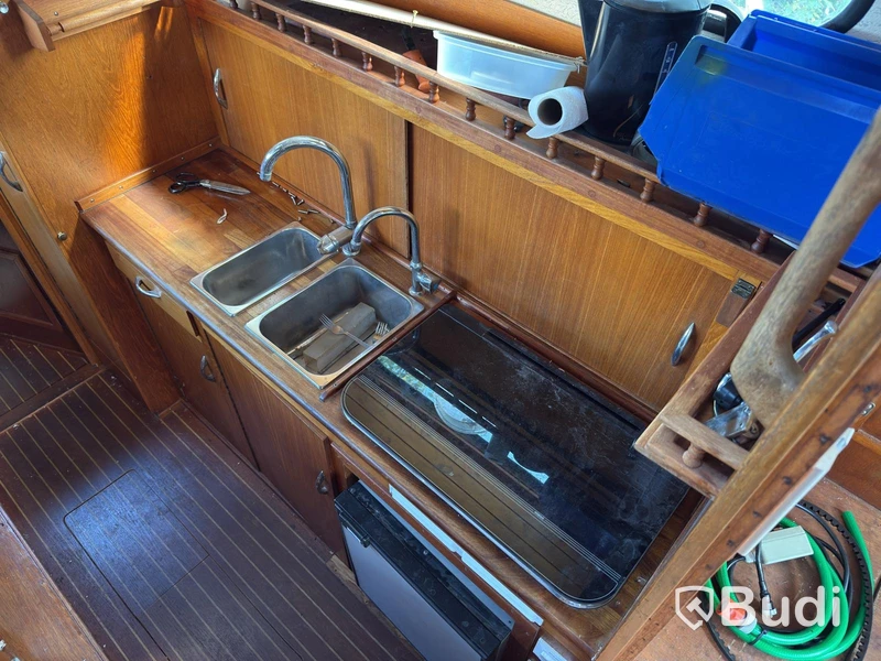 Pedro Kruiser motorboat with trailer
