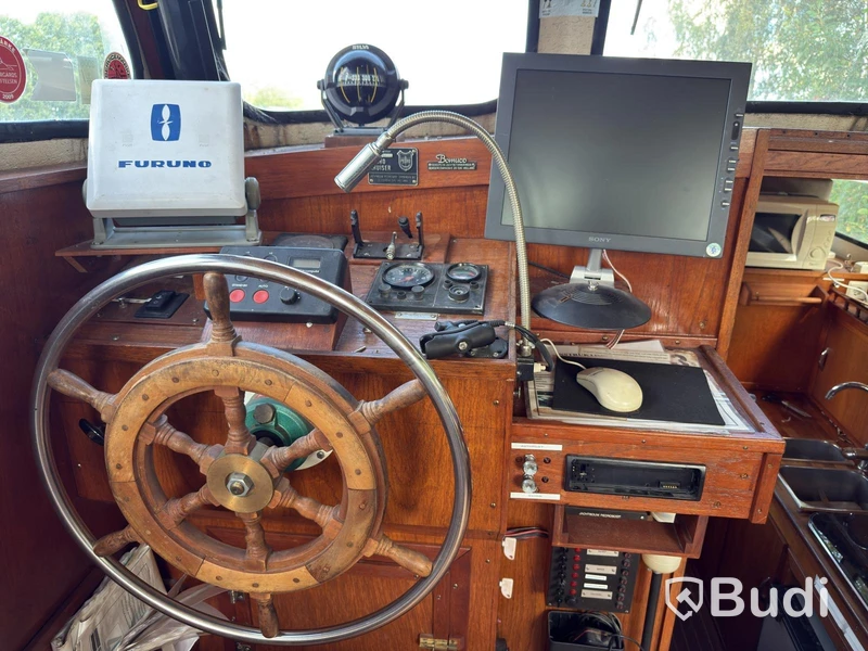 Pedro Kruiser motorboat with trailer
