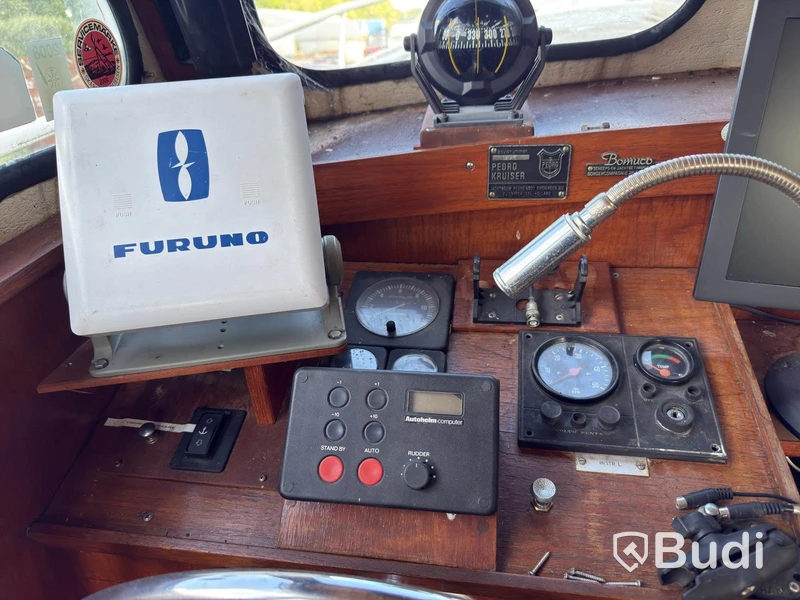 Pedro Kruiser motorboat with trailer