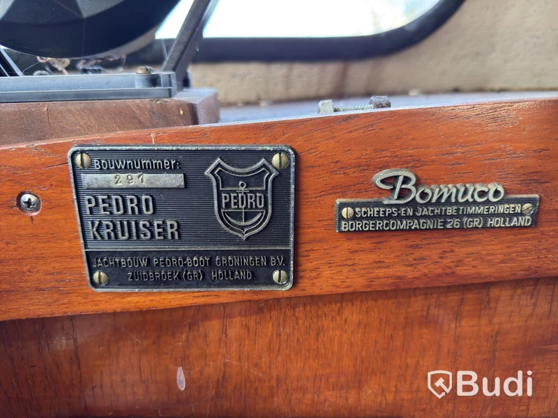 Pedro Kruiser motorboat with trailer