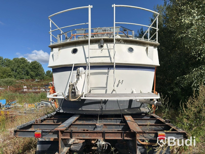 Pedro Kruiser motorboat with trailer