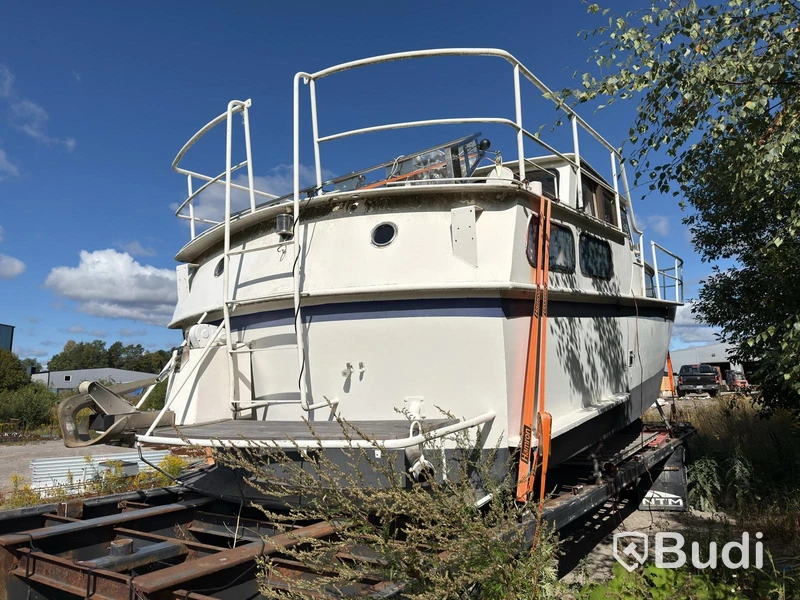Pedro Kruiser motorboat with trailer