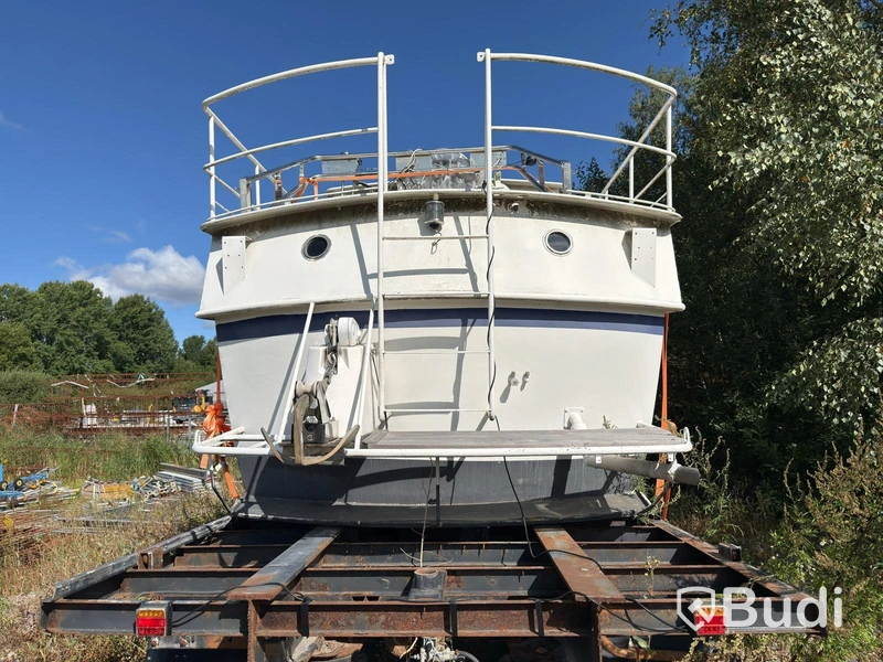 Pedro Kruiser motorboat with trailer