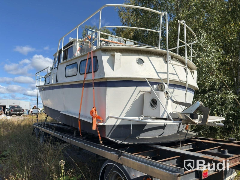 Pedro Kruiser motorboat with trailer