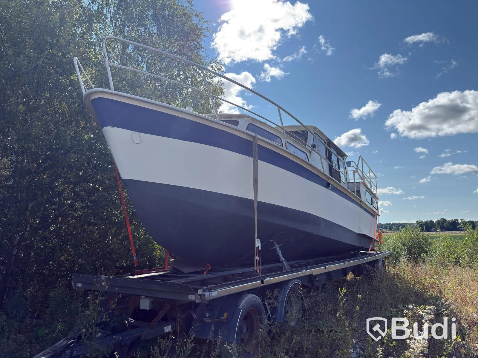 Pedro Kruiser motorboat with trailer