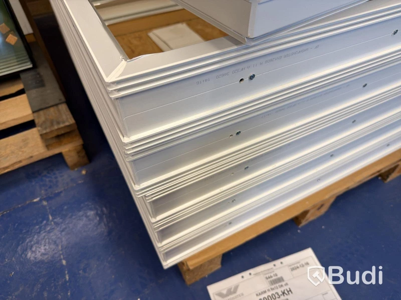 10 st fönsterkarmar utan glas – PVC