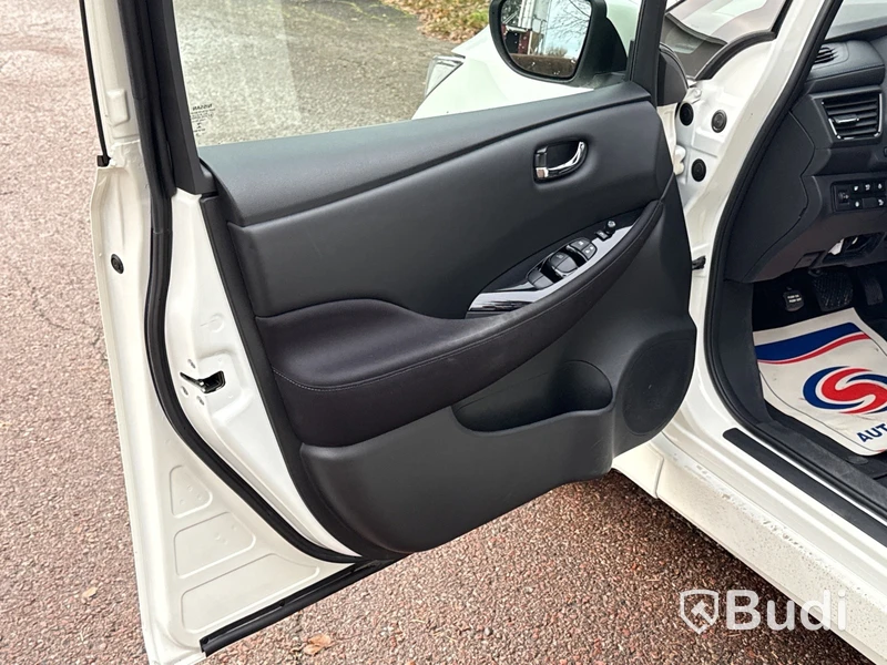 Elbil Nissan Leaf | 1684 mil | 150 hk | 40 kWh | 2020