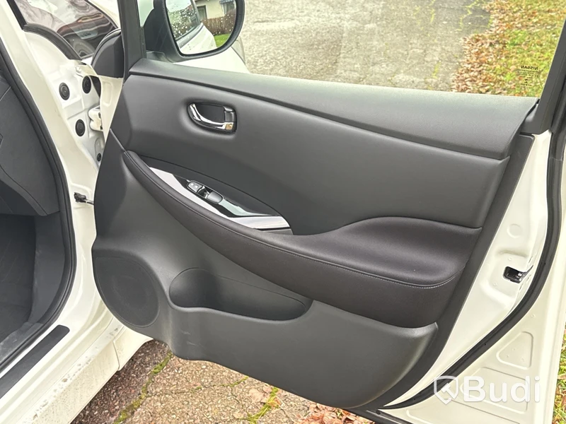 Elbil Nissan Leaf | 1684 mil | 150 hk | 40 kWh | 2020