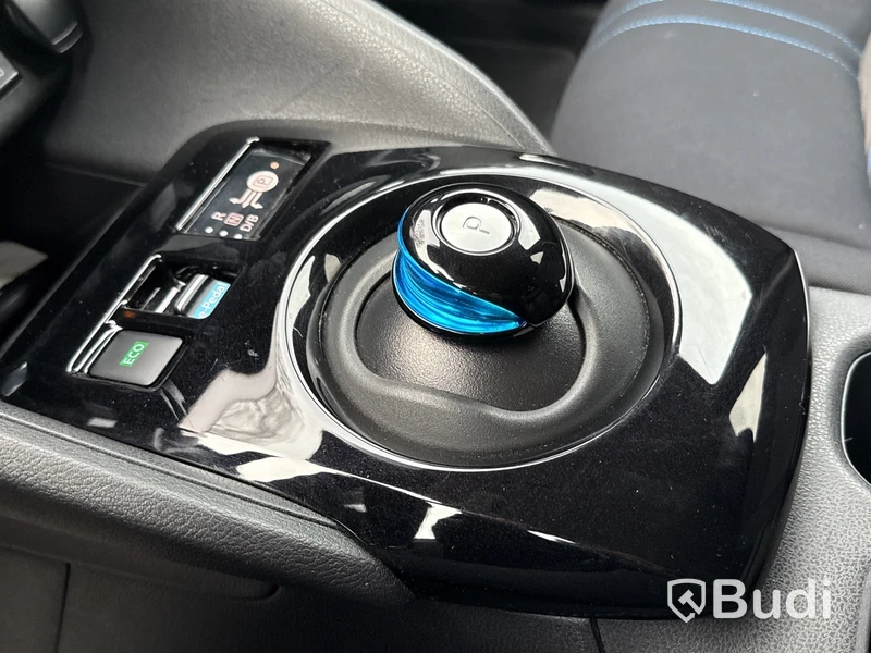 Elbil Nissan Leaf | 1684 mil | 150 hk | 40 kWh | 2020