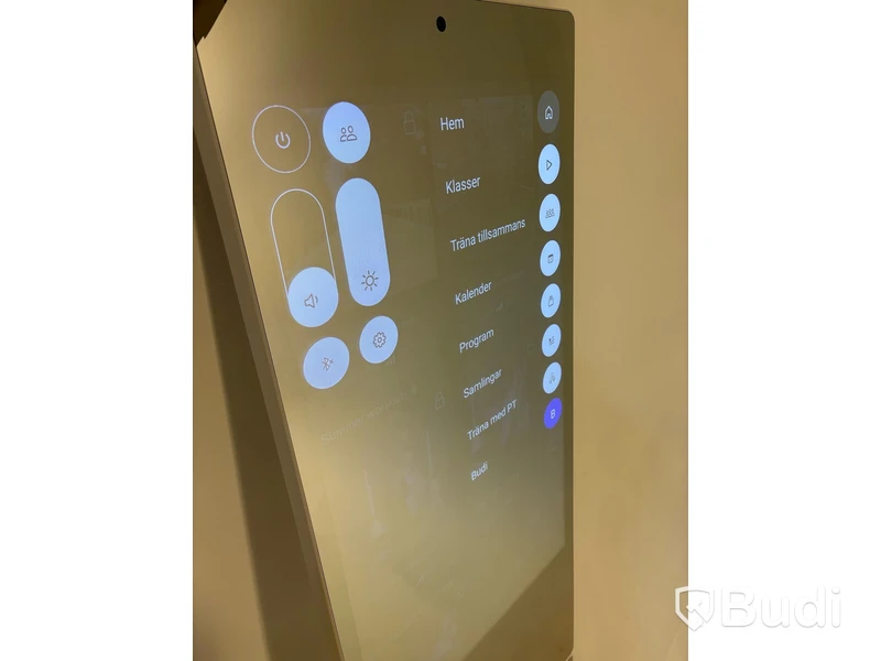 (NEW) Fitness mirror - SATS members also get digital workout programs