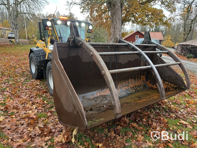KlämSkopa/Buck, Volvo, BM med hydraulisk grip