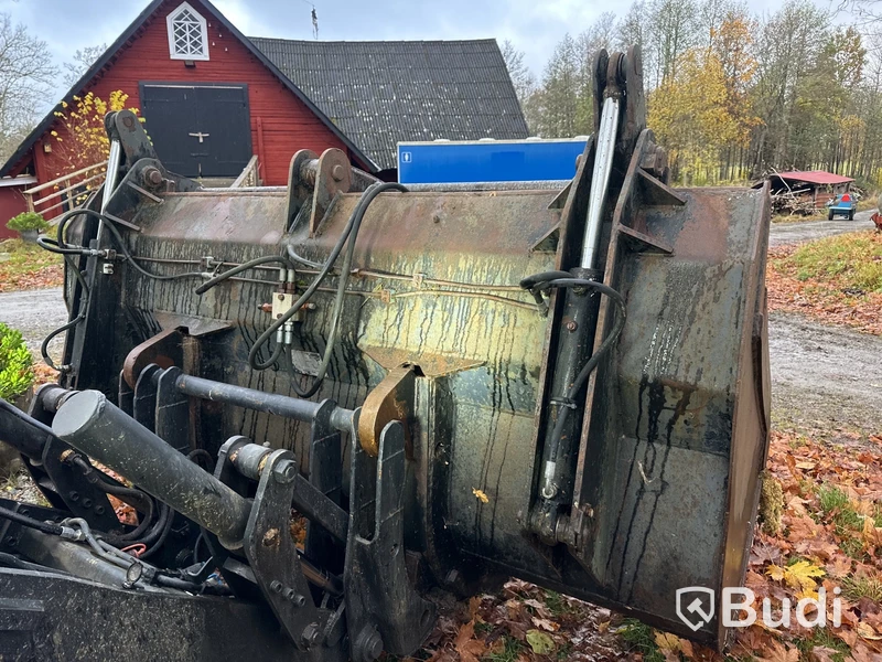 KlämSkopa/Buck, Volvo, BM med hydraulisk grip