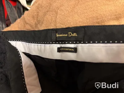Pall med kläder och accessoarer