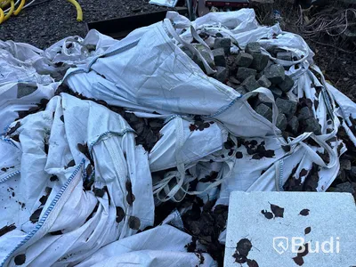 Gatsten olika storlekar parti i säckar