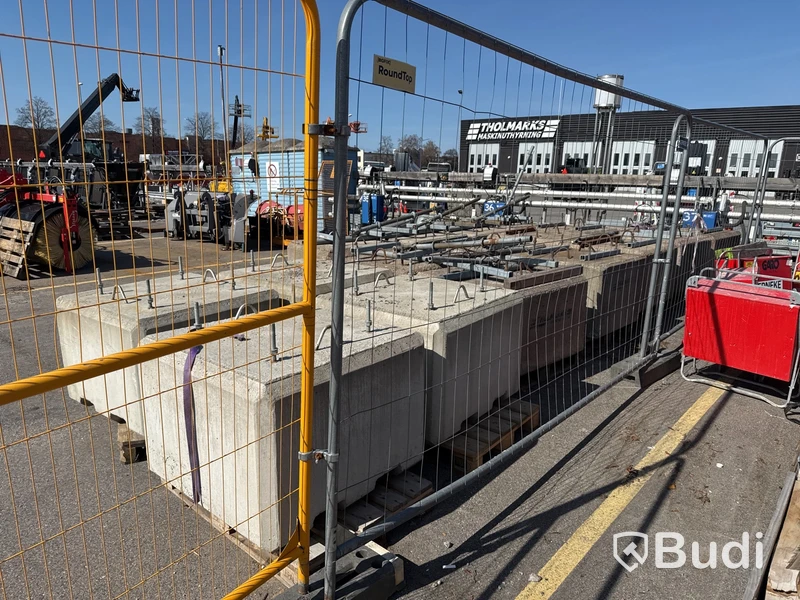 Byggstaket 10 st med grindar.