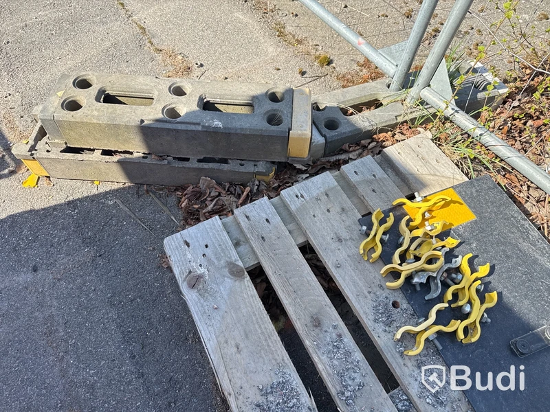 Byggstaket 10 st med grindar.