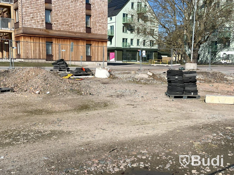 Staket/ skalskydd m fötter och några ställ