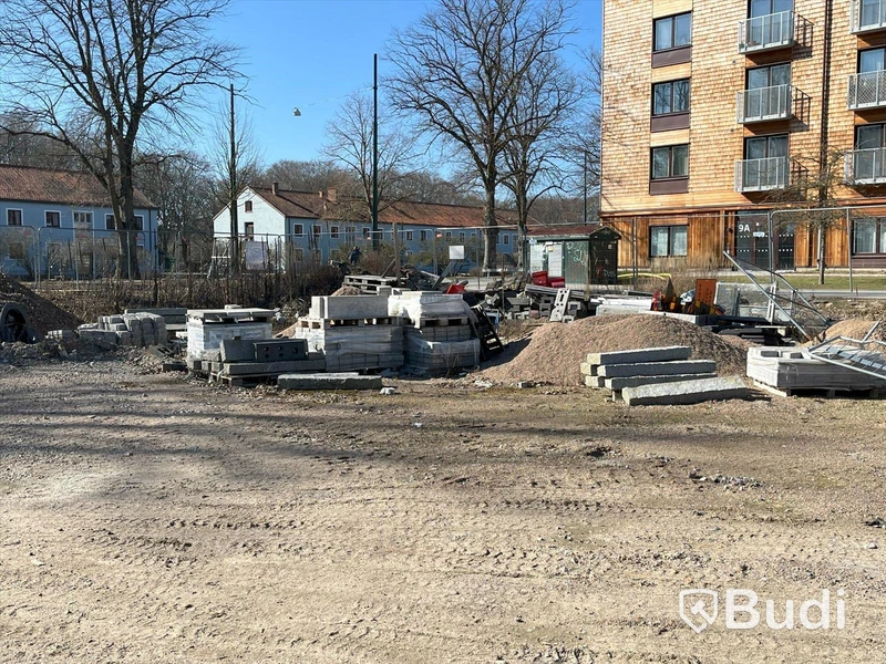 Staket/ skalskydd m fötter och några ställ
