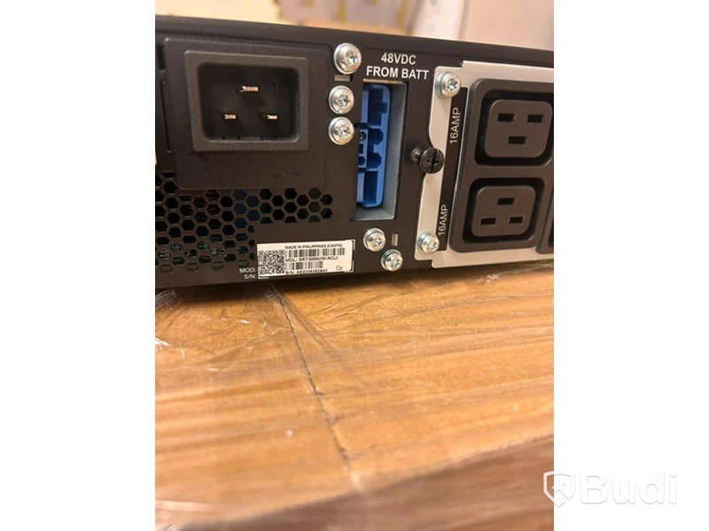 Serverskåp HP, med APC UPS-enheter