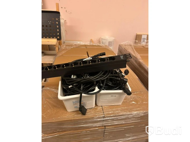 Serverskåp HP, med APC UPS-enheter