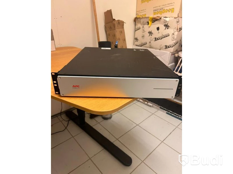 Serverskåp HP, med APC UPS-enheter