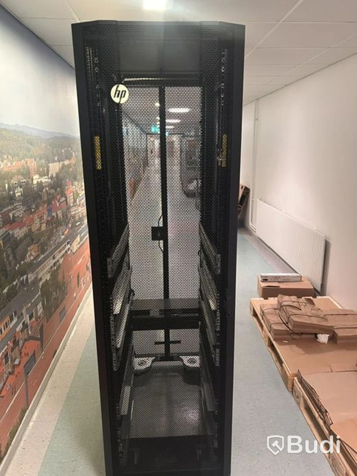 HP server cabinet with APC UPS units