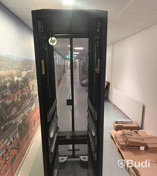 Serverskåp HP, med APC UPS-enheter