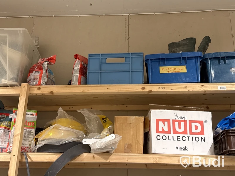 Parti handverktyg, elverktyg, kem etc. | 7 hyllsektioner