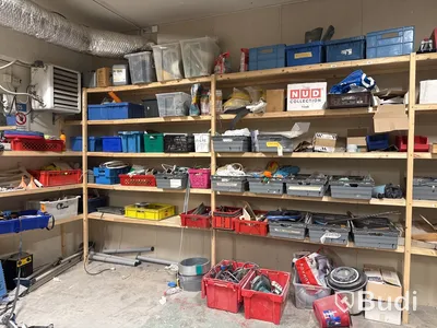 Parti handverktyg, elverktyg, kem etc. | 7 hyllsektioner
