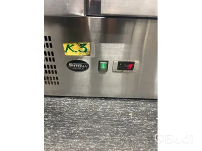 Kylbänk med plastkantiner. SweDan S900 STD