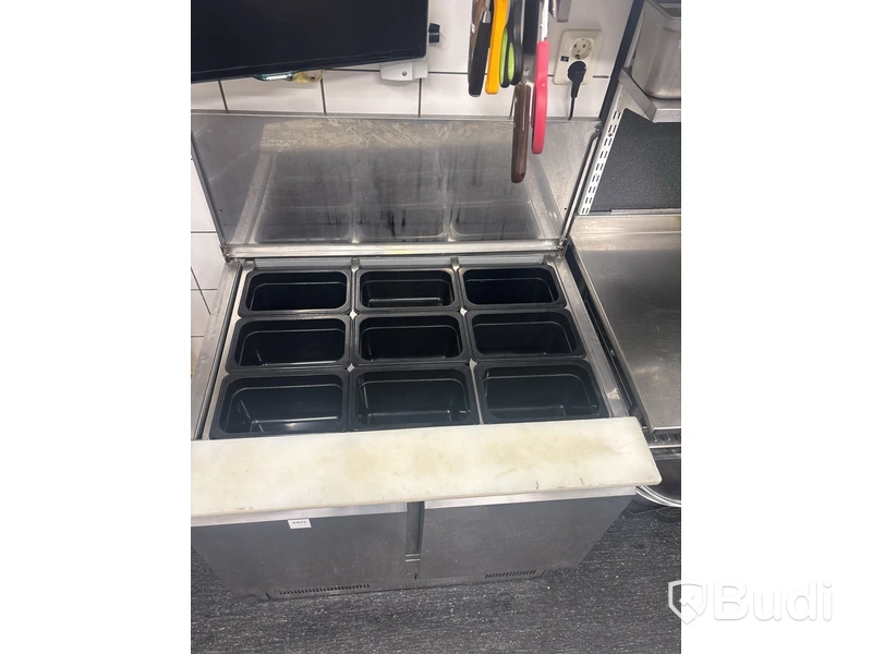 Kylbänk med plastkantiner. SweDan S900 STD