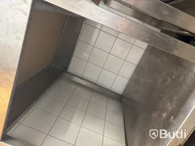 Rostfri bänk