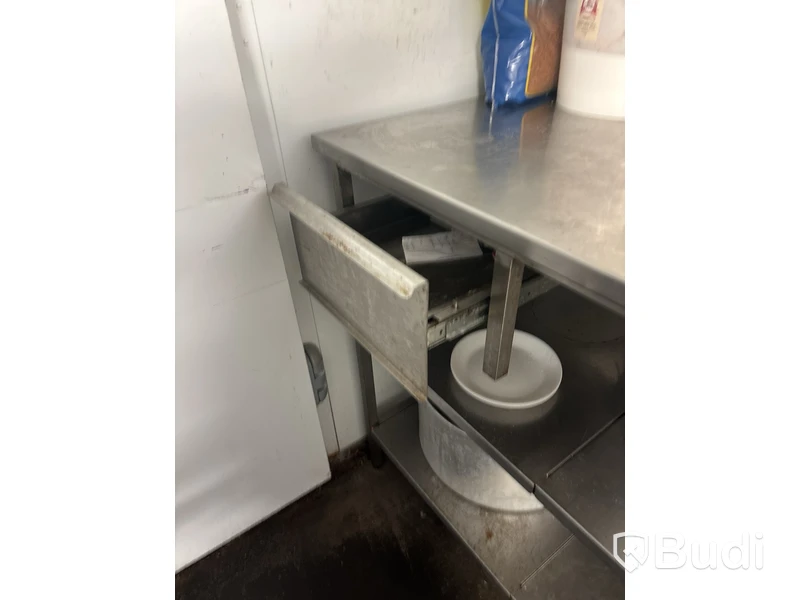 Rostfri bänk