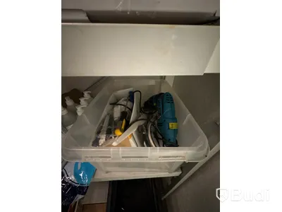 Hylla inkl. innehåll