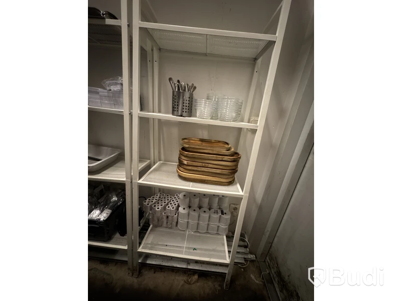 4 st. Hyllor inkl. innehåll