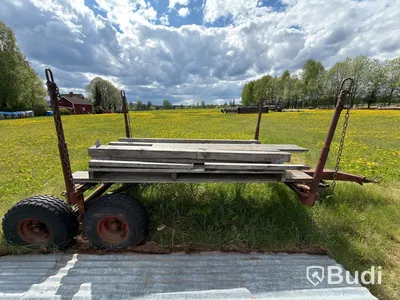 Skogsvagn med stakar