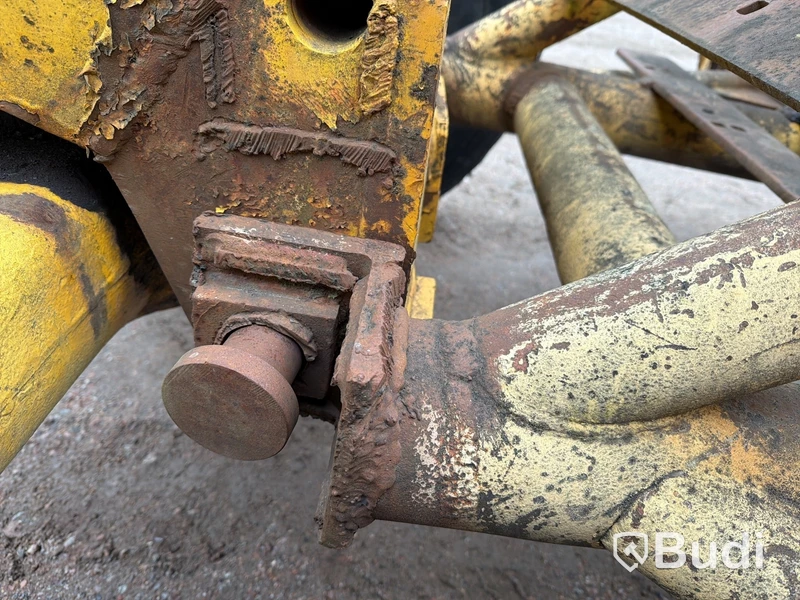 Väghyvel Aveling-Barford ASG 113 – 1986 – 6x6 – snöröjningsutrustad