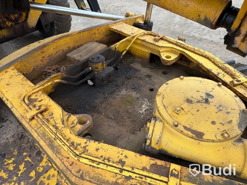 Väghyvel Aveling-Barford ASG 113 – 1986 – 6x6 – snöröjningsutrustad