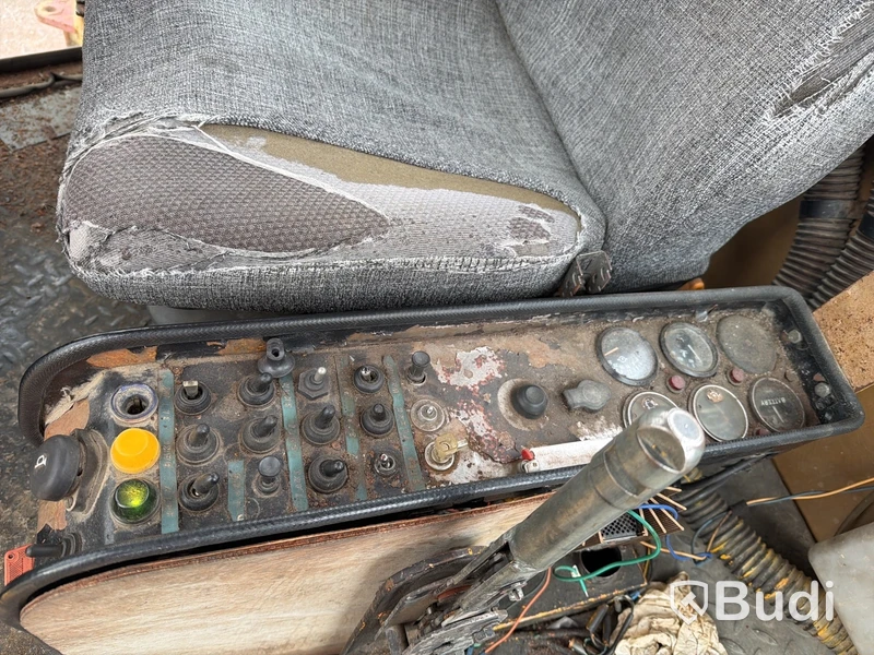 Väghyvel Aveling-Barford ASG 113 – 1986 – 6x6 – snöröjningsutrustad