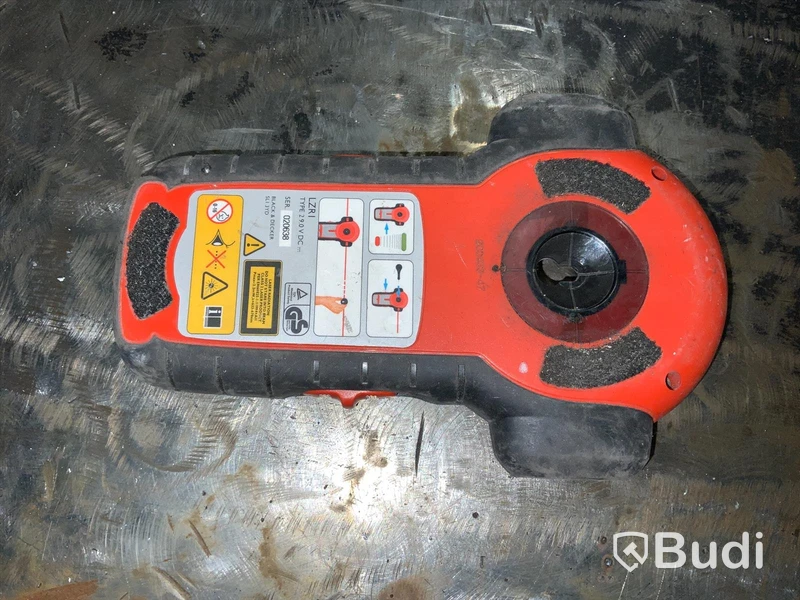 Laserinstrument Stanley SLL360 och en vägglaser med regelsökare Black & Decker LZRI